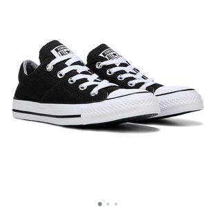 Converse Chuck Taylor - Black - size 3 (youth) women’s 5/5.5
